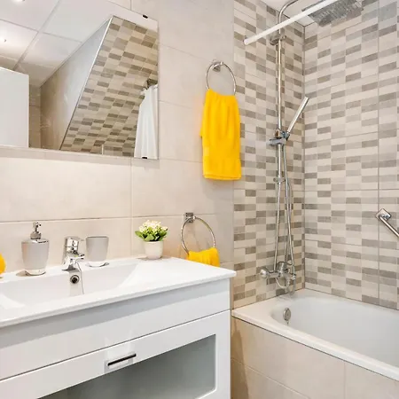 Panoramic 2 Bed Penthouse *