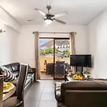 Panoramic 2 Bed Penthouse Апартаменты *
