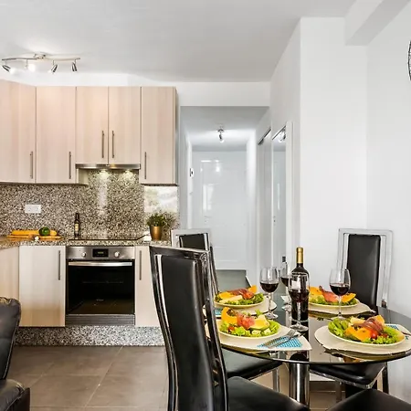 Panoramic 2 Bed Penthouse 아파트 *